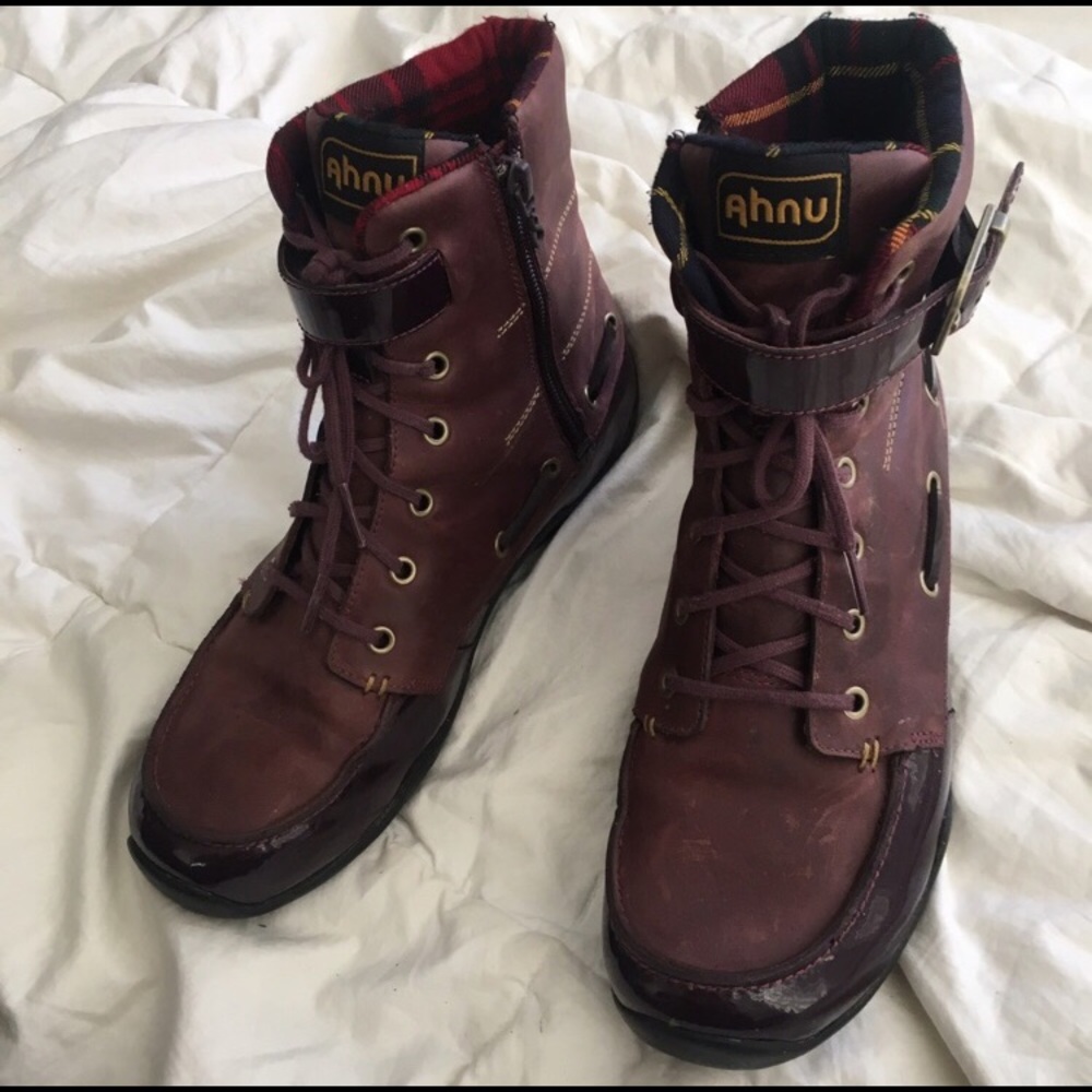 Ahnu Hiking boots Sz 7 Burgundy